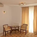 Hotel Bliss